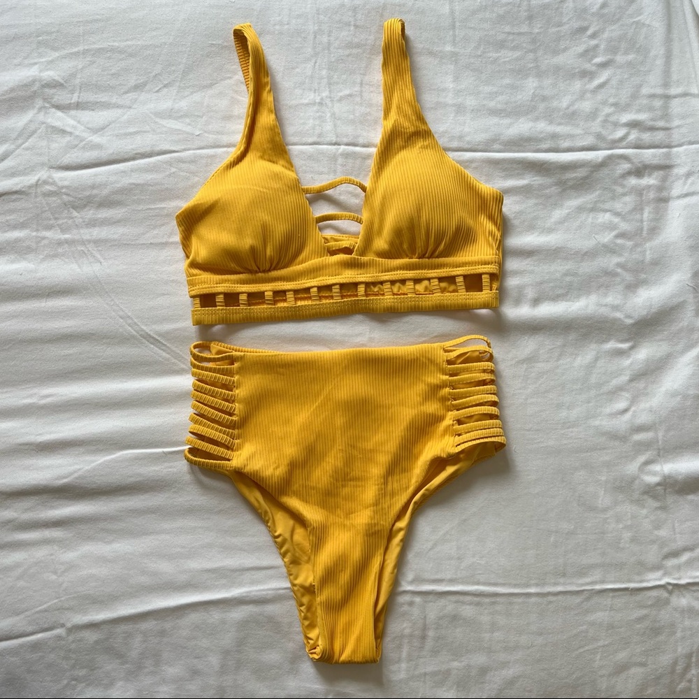 High waisted bikini